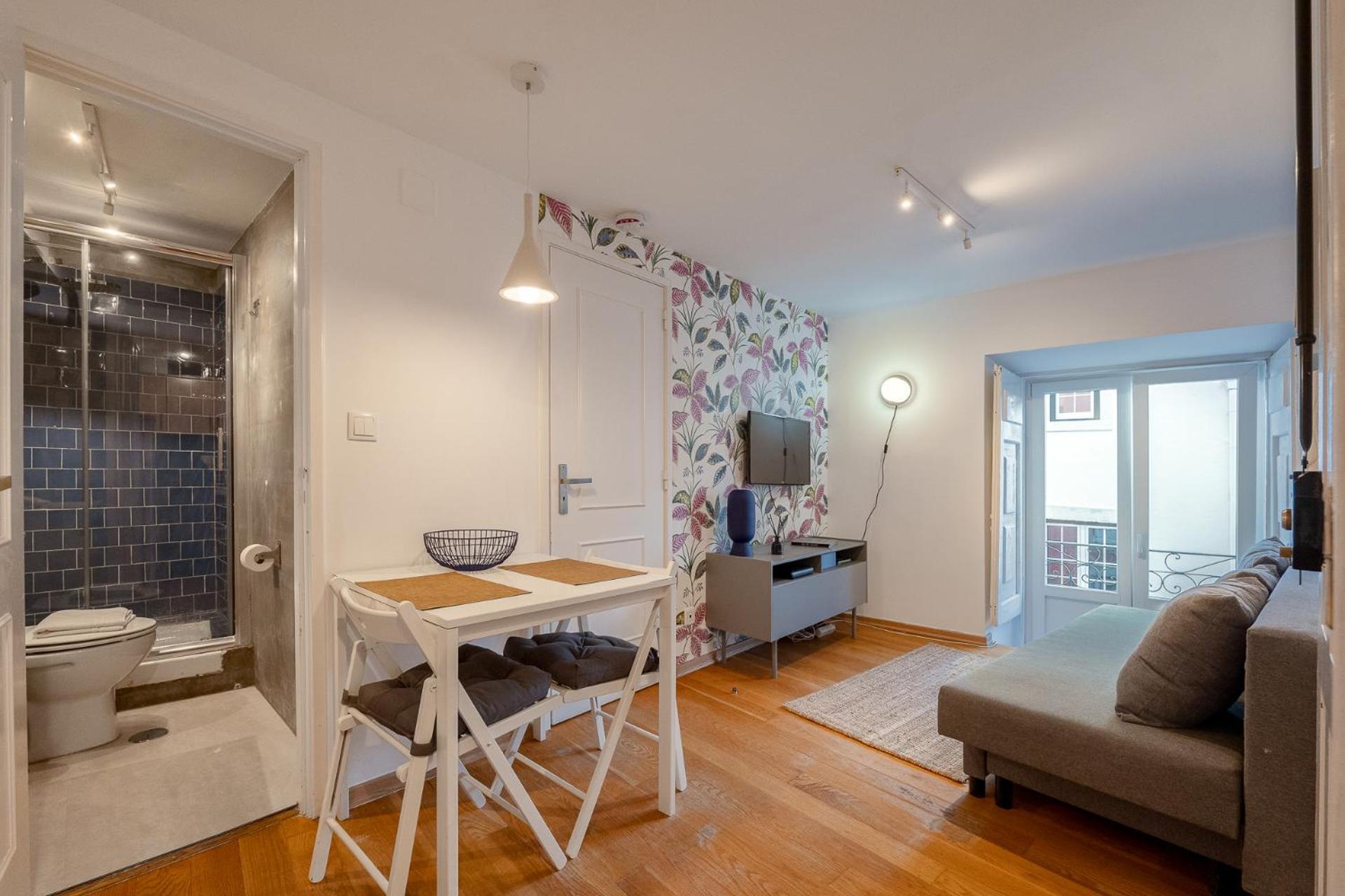 Contemporary In Chiado 3 *